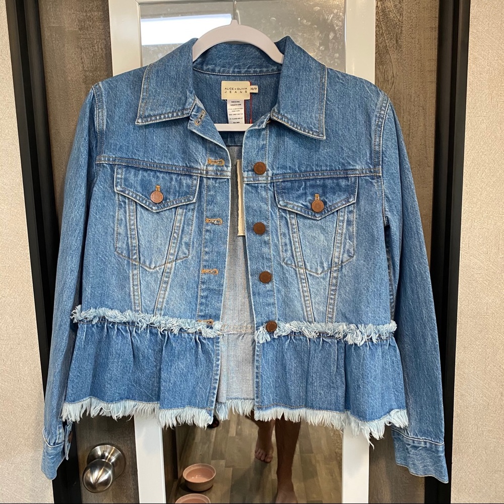NWT Alice + Olivia frayed Raw Hem Jacket
